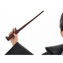 Bábika Harry Potter v školskej uniforme Chrabromil + prútik